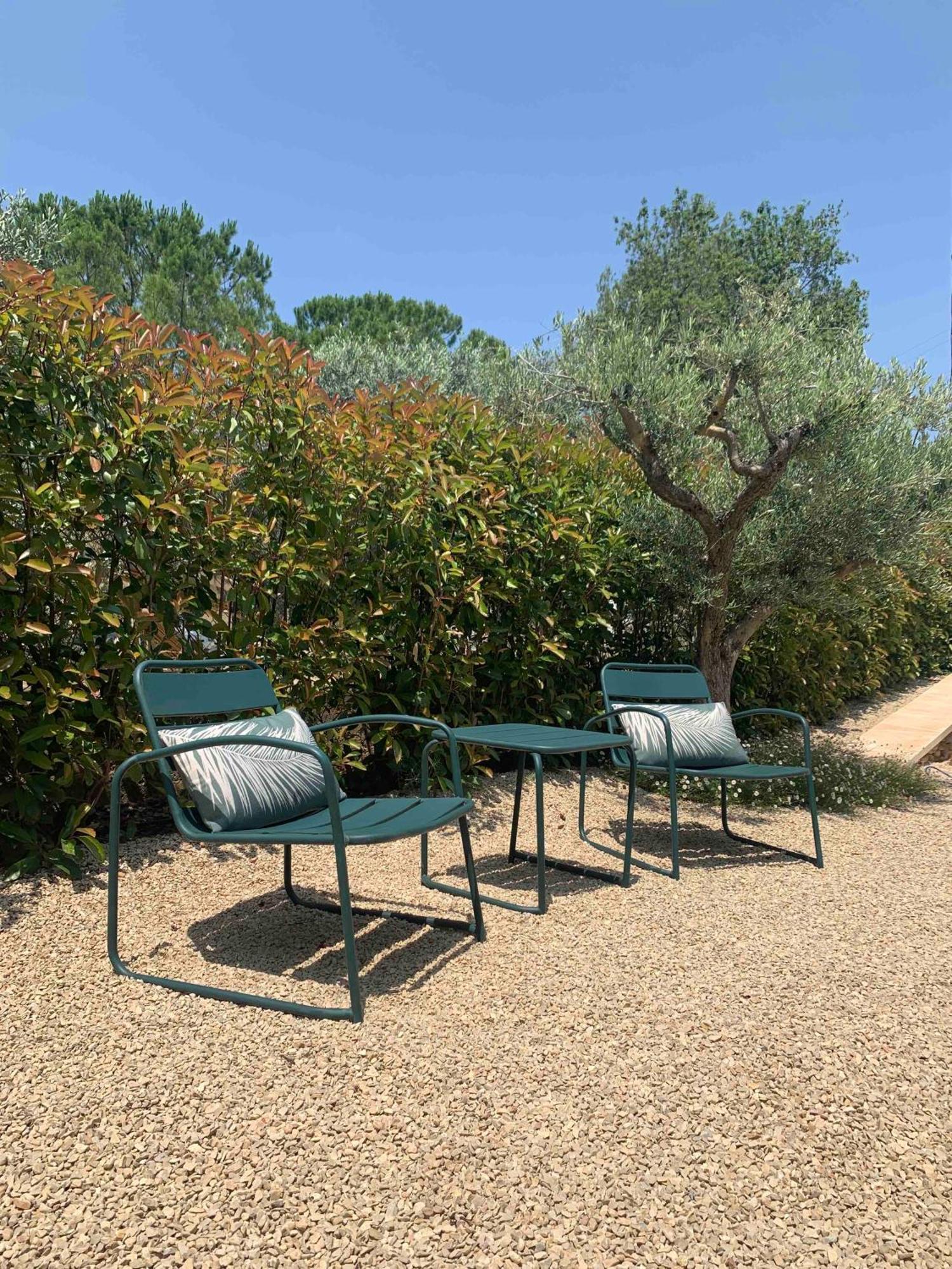 Le Cabanon De Livia Avec Piscine Privee Villa Cucuron Exterior photo